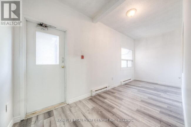 Building Photo - 223-223 Jameson Ave
