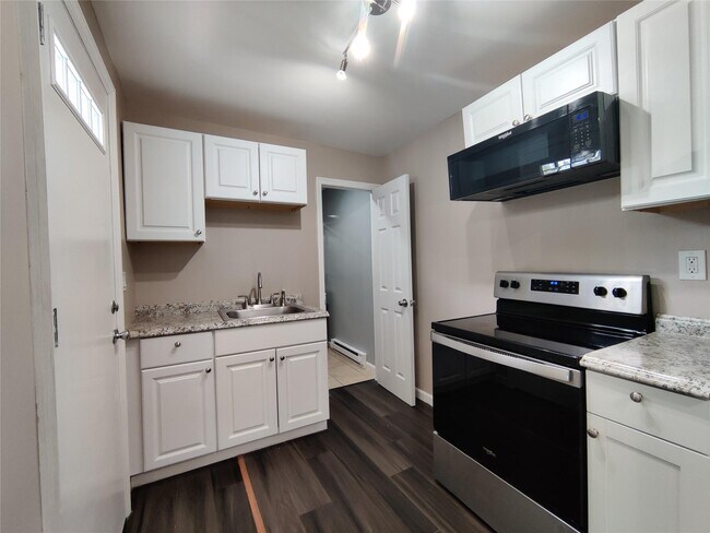 Foto del edificio - 917-921-921 Violet Ave