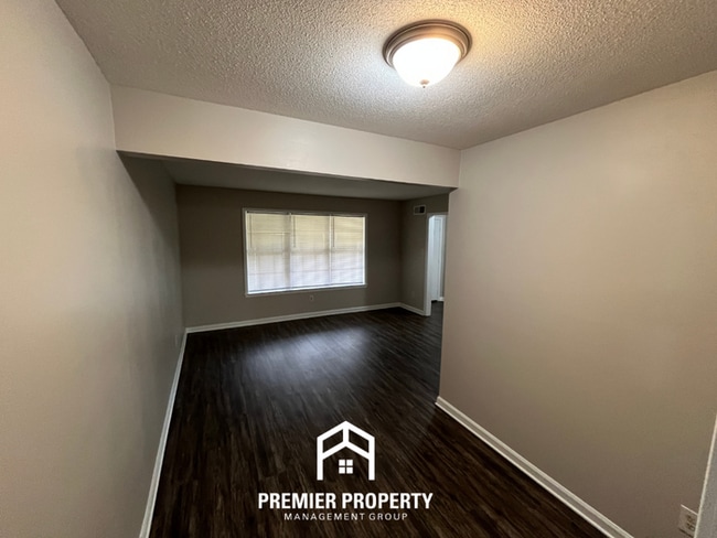 Building Photo - NEWLY RENOVATED 3BR/2BA in Whitehaven | Hardwood Floors, Fireplace & 2-Car Garage