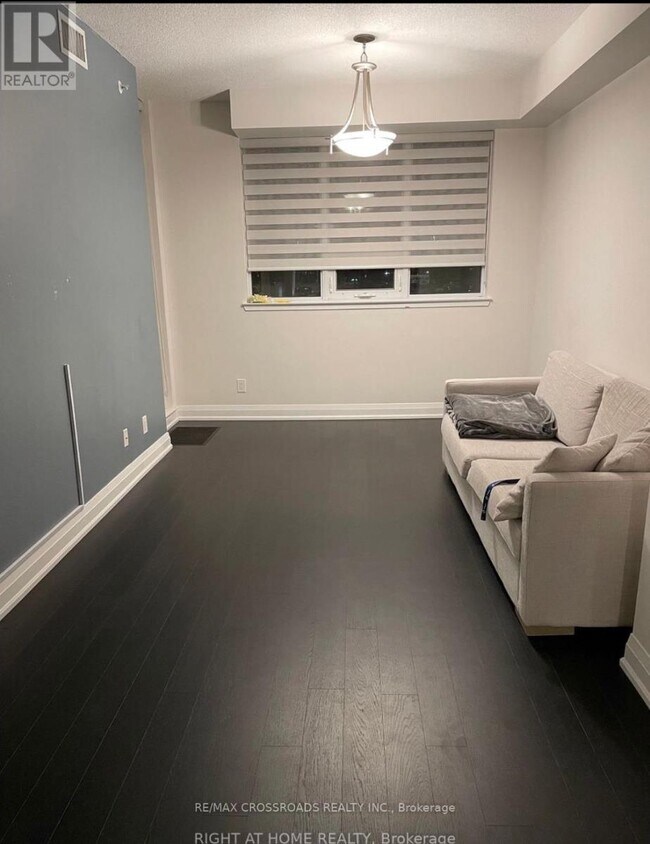 Photo du bâtiment - 9582-9582 Markham Rd