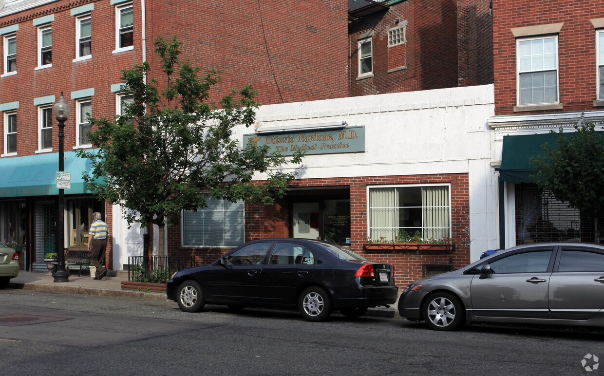 Foto del edificio - 358-366 Hanover St