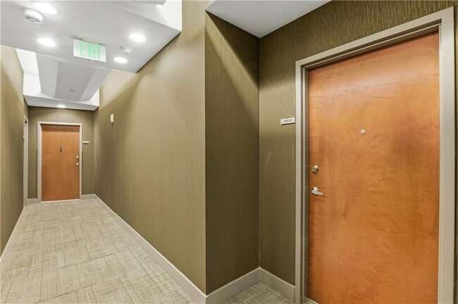 Building Photo - 250 Pharr Rd NE