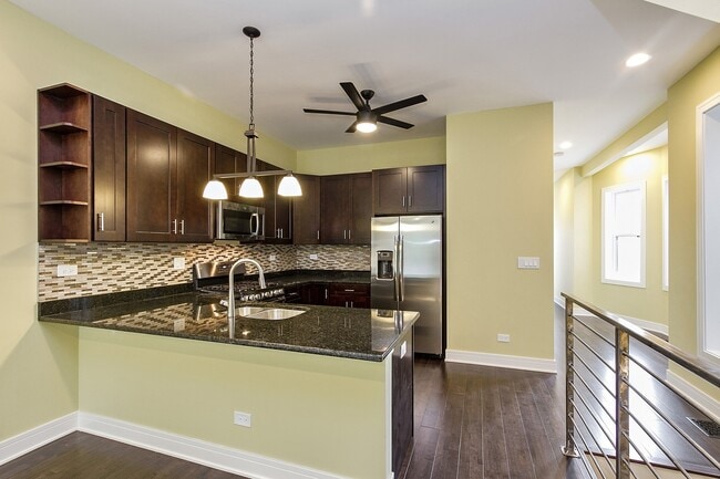 Foto del edificio - 6420 S Greenwood Ave