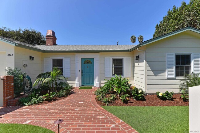 Building Photo - 8144 La Jolla Shores Dr