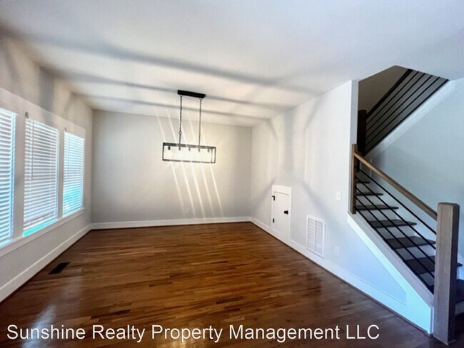 Building Photo - 4 br, 3.5 bath House - 2021 Stanchion St