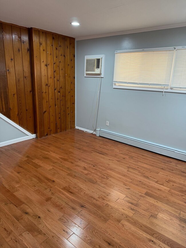 Building Photo - 168 Horn Ln