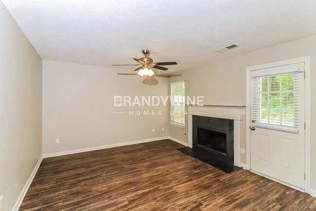 Building Photo - 5312 Rolling Meadow Dr SW