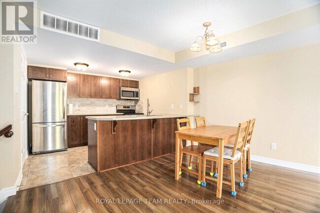 Photo du bâtiment - 283 Titanium Private