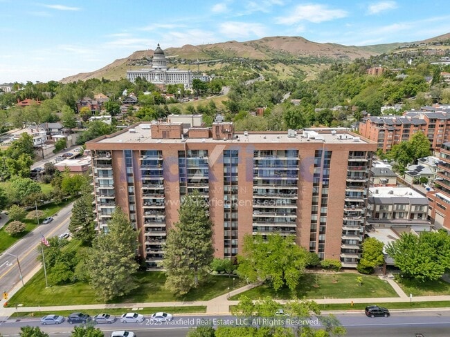 Building Photo - Salt Lake City - Near Downtown - 2BD - 2BT...