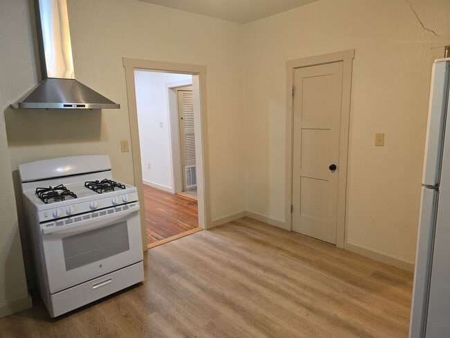 Building Photo - Wonderful in Waco!