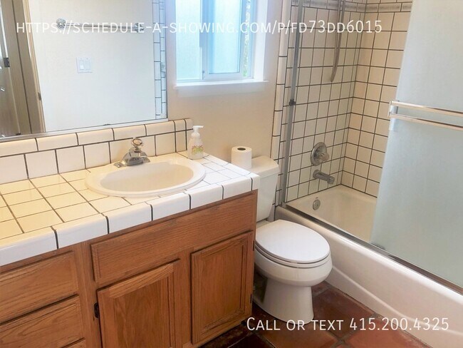 Building Photo - Spacious Two Bedroom Near Downtown Monterey