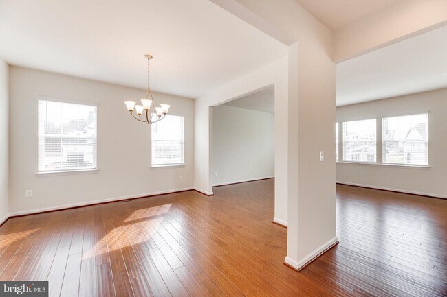 Foto del edificio - 50 Shermans Ridge Rd
