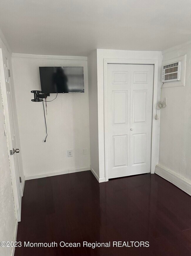 Building Photo - 23 Lantana Way