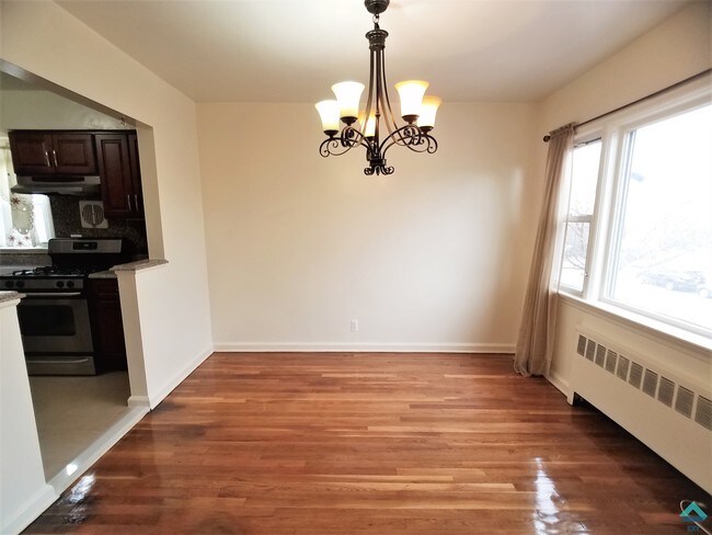 Foto del edificio - 7914 Sutter Ave