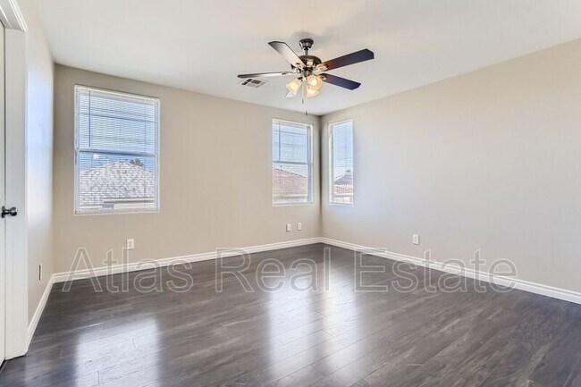 Foto del edificio - 844 Sheerwater Ave