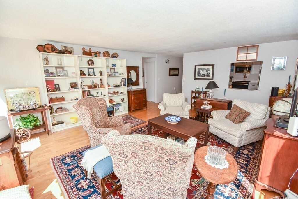 Primary Photo - 66 Winchester St