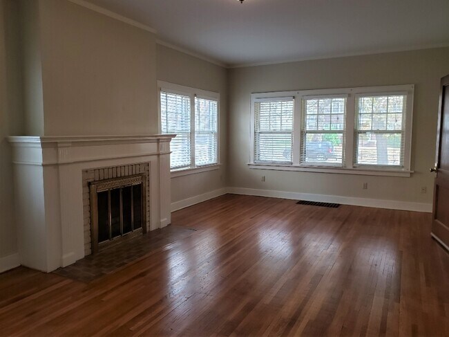Foto del edificio - 921 N Spaulding Ave