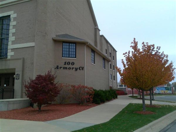 Foto del edificio - 100 Armory Ct
