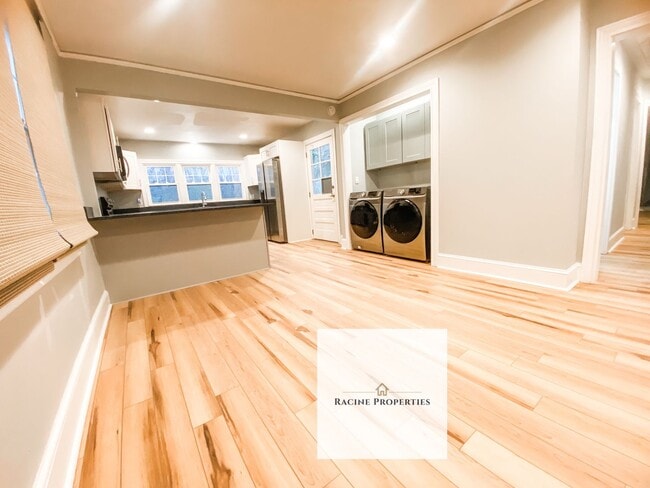 Building Photo - Newly Renovated Home in Taylors, SC!