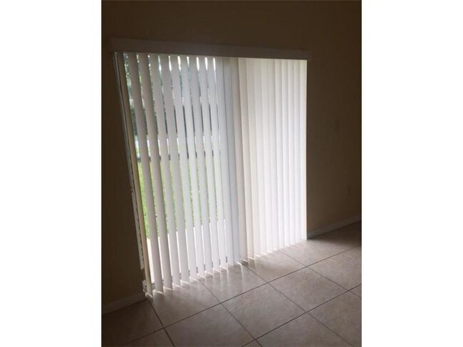 Foto del edificio - 6930 NW 179th St