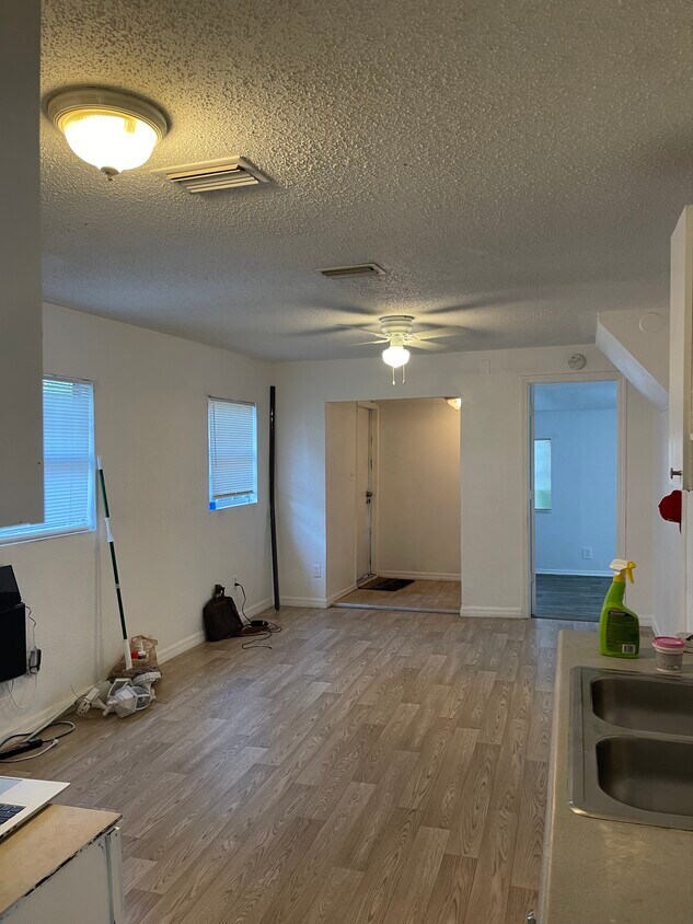 Foto principal - 8722 N Brooks St