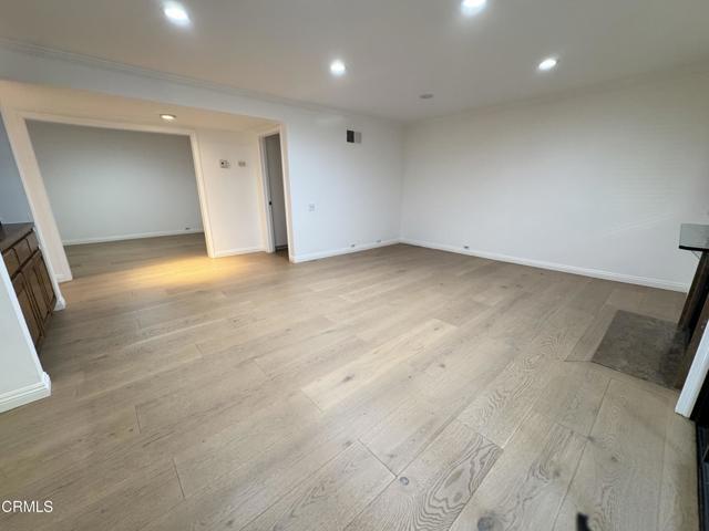 Foto del edificio - 534 N Oak Knoll Ave