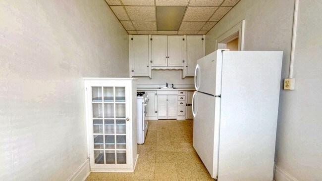 Building Photo - 301 North George Street, Unit 21