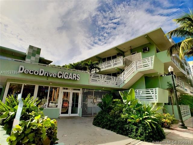 Building Photo - 1446 Ocean Dr