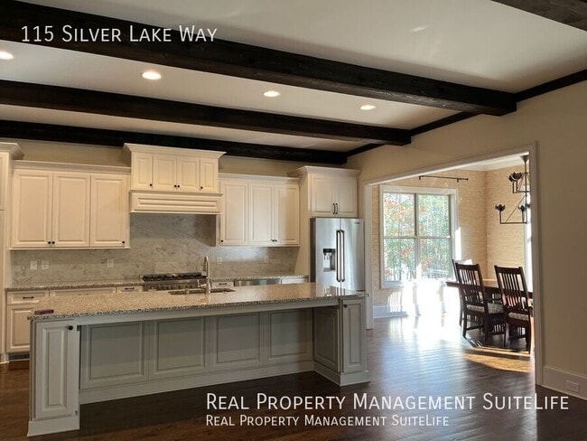 Foto del edificio - 115 Silver Lake Way