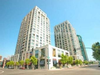 Foto principal - 645 Front St