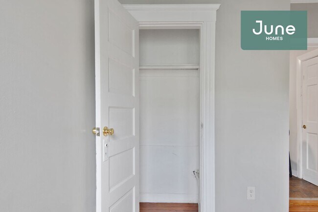 Foto del edificio - Room Only in 4-bed/1.0-bath Home
