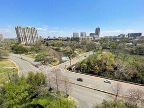 Building Photo - 3225 Turtle Creek Blvd