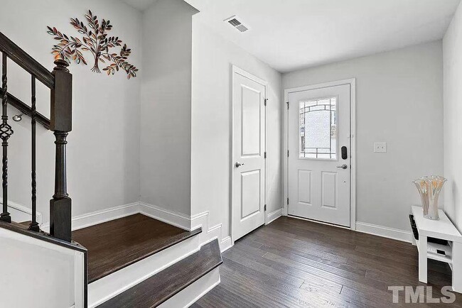 Foto del edificio - 1030 Brownsmith Dr