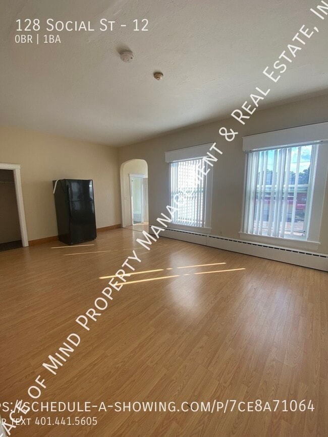 Building Photo - 128 Social St