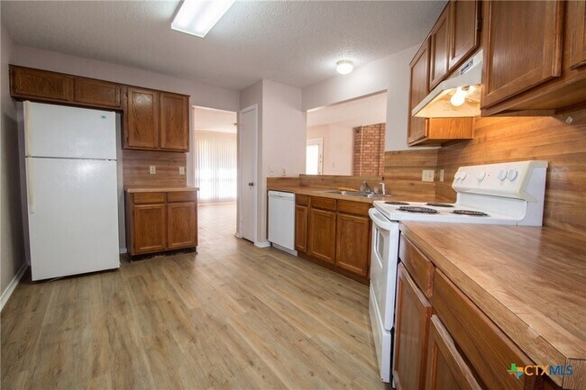 Foto del edificio - 1706 Wickfield Way
