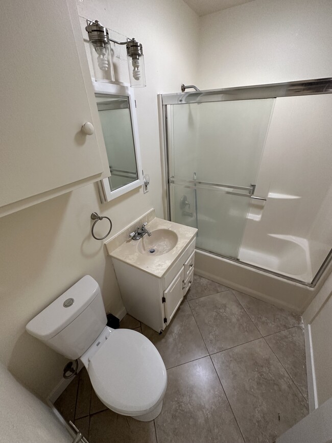 Guest Bathroom - 1124 N 5th St