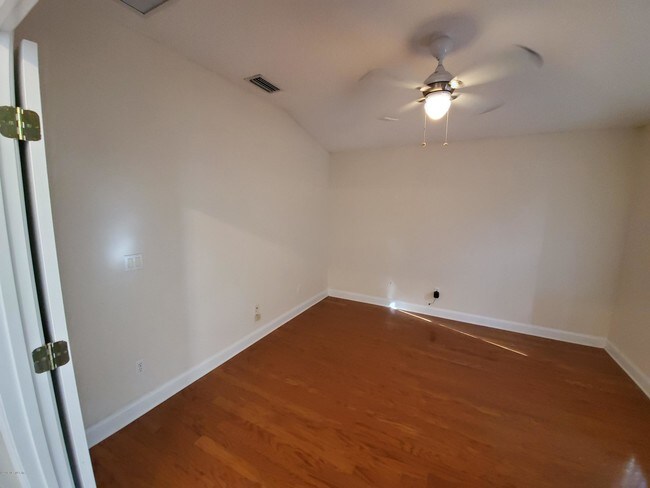 Building Photo - 1292 Paradise Pond Rd