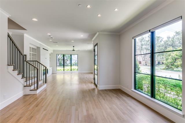 Foto del edificio - 4338 Emerson Ave