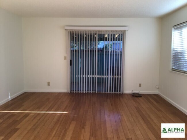 Foto del edificio - Downstairs unit