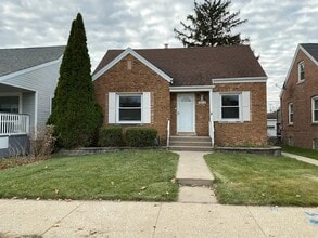 Building Photo - 10716 S Kedzie Ave