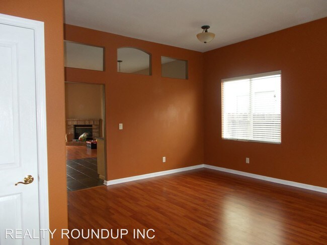 Foto del edificio - 6425 Rabbit Hollow Way