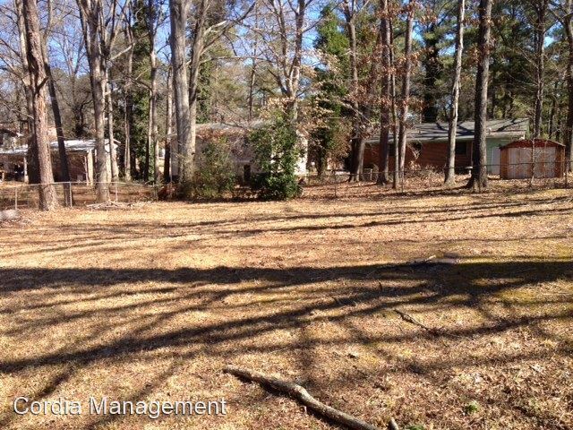 Building Photo - 3 br, 1 bath House - 3329 Eisenhower Cir