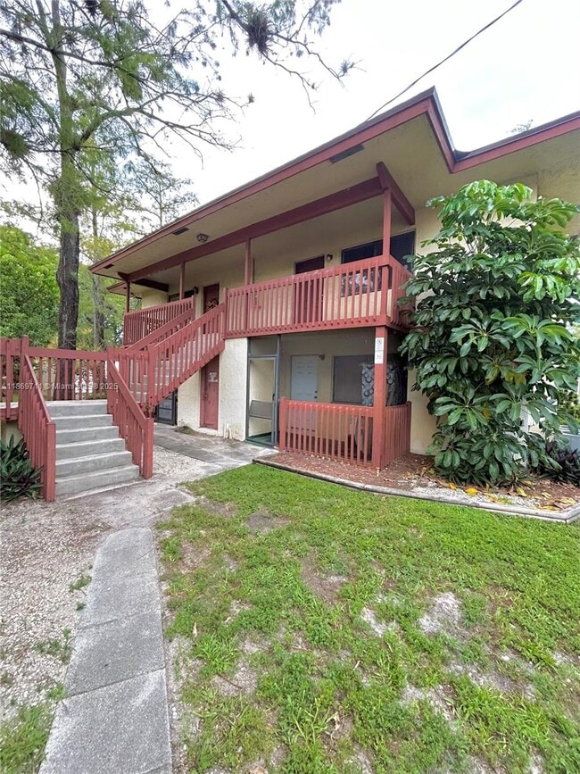 Building Photo - 2010 NW 43 Terrace