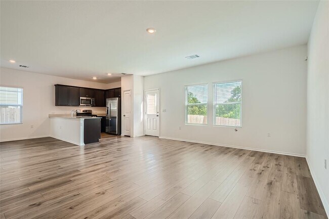 Building Photo - 2712 Shimsham Dr