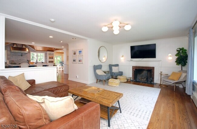 Foto del edificio - 35 Evergreen Ln