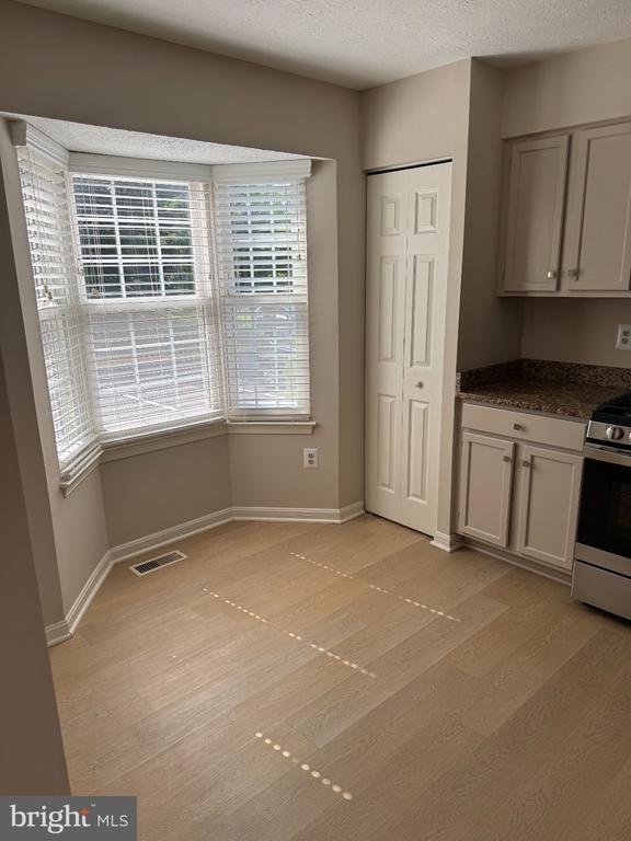 Building Photo - 15603 Ambiance Dr