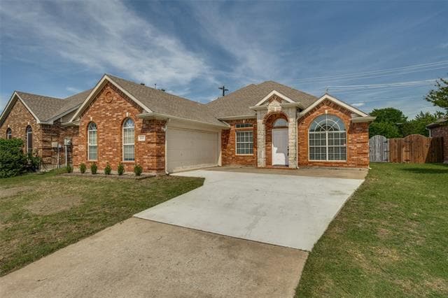 Building Photo - 903 Redbud Dr