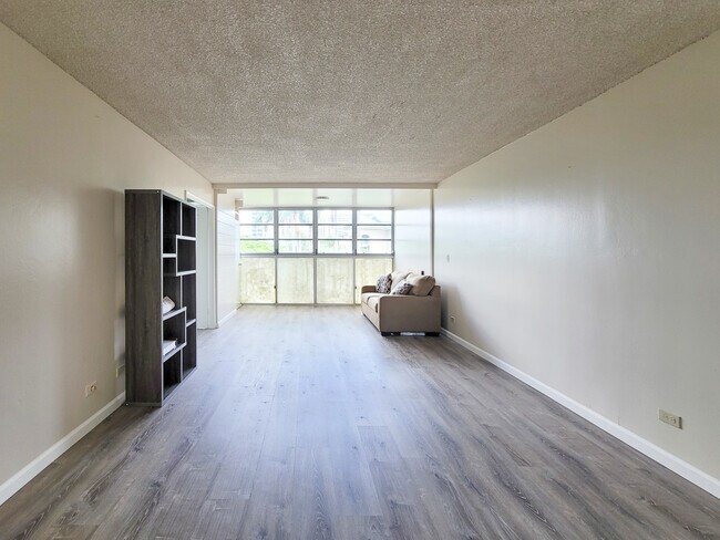 Building Photo - 5400 Likini St