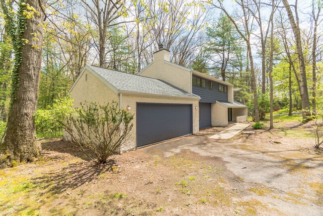 Building Photo - 29 Coventry Ln