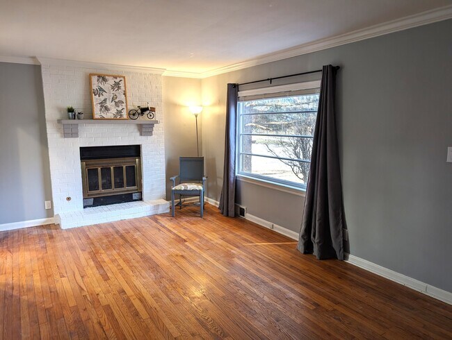 Foto del edificio - 1106 N Main St